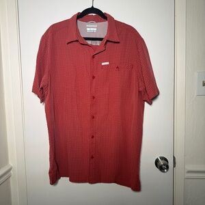 Columbia Men's Large Red Plaid Short-Sleeve Button-Up Shirt